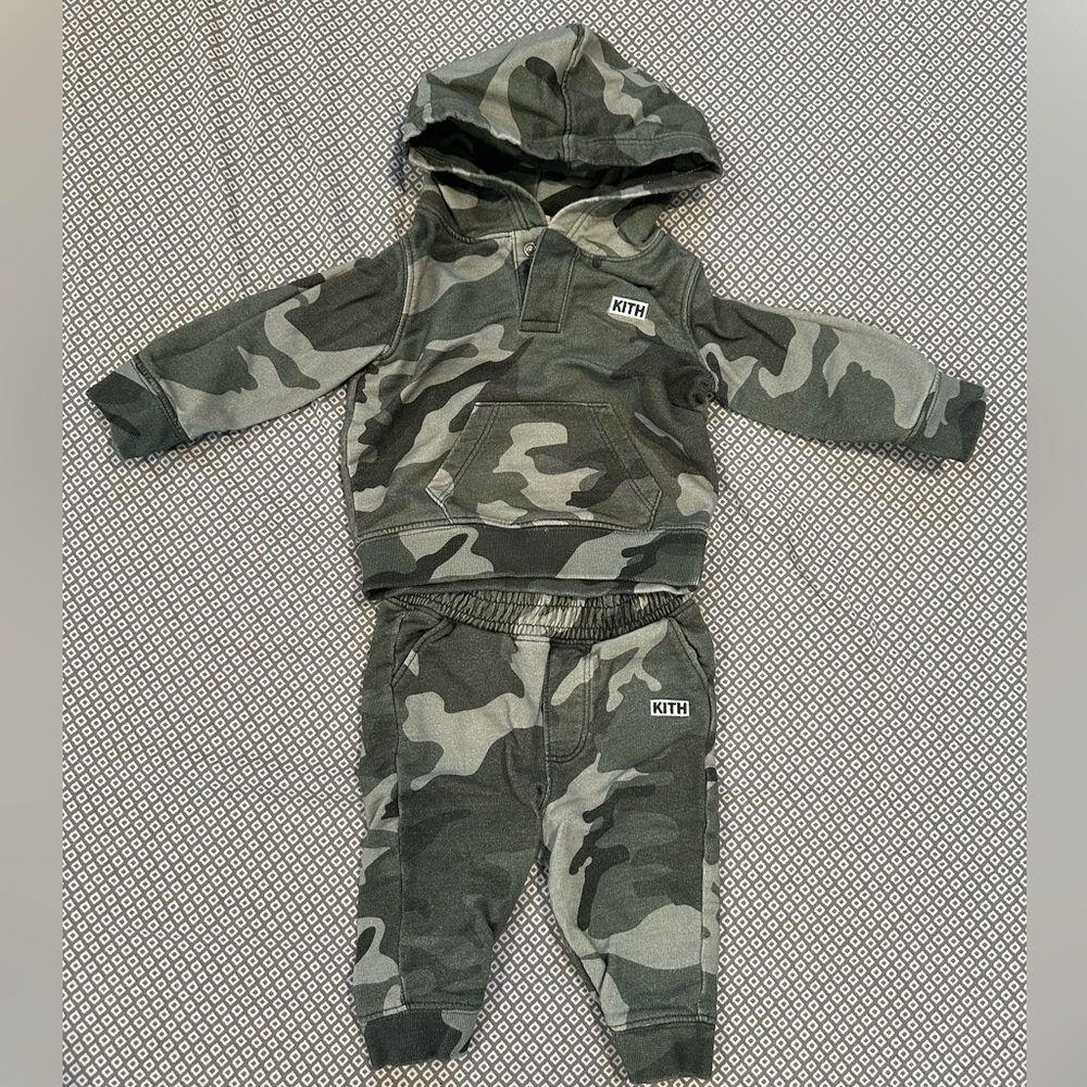 Kitch Sweatsuit 2 piece set Cameoflage 3-6 Months